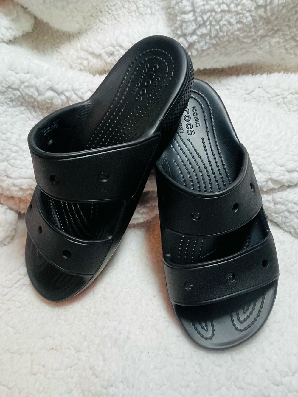 NWOT-Crocs Classic Sandal